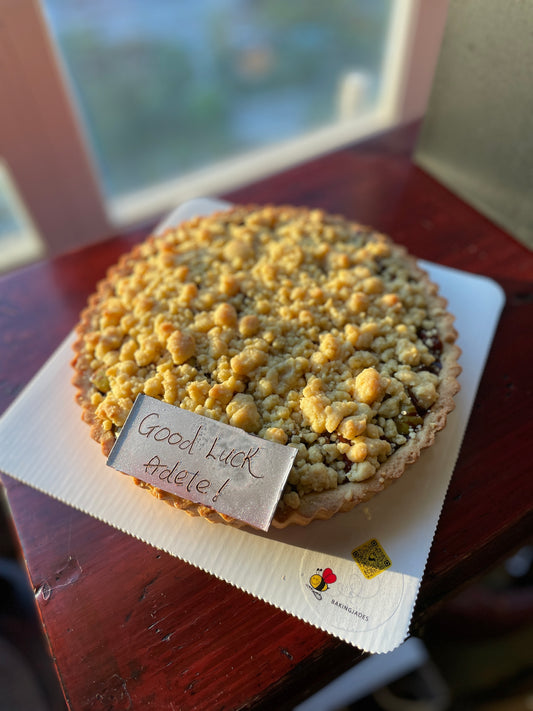 Apple Crumble | Handmade Tart with Fresh Apples